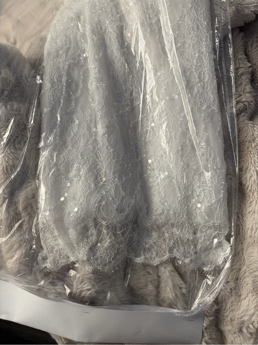 Elegant Strapless Lace Evening Dress in Ivory - Picture 6 of 12